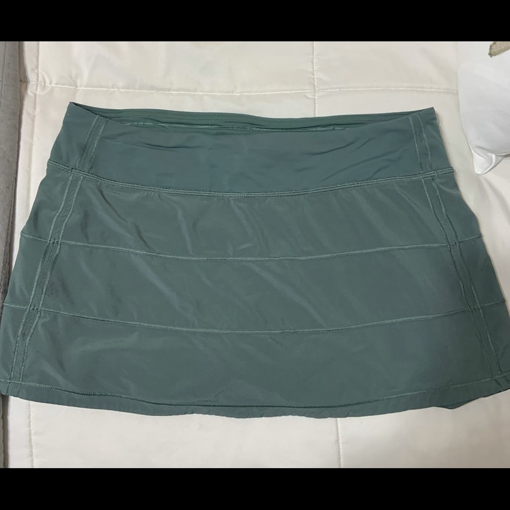 Green lululemon pace rival skirt